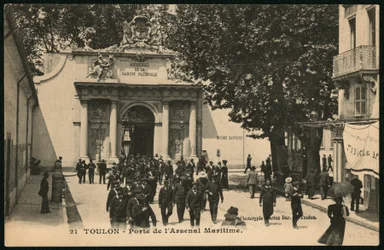 Postkarte, die das Tor des Marinearsenals in Toulon zeigt, ca. 1900